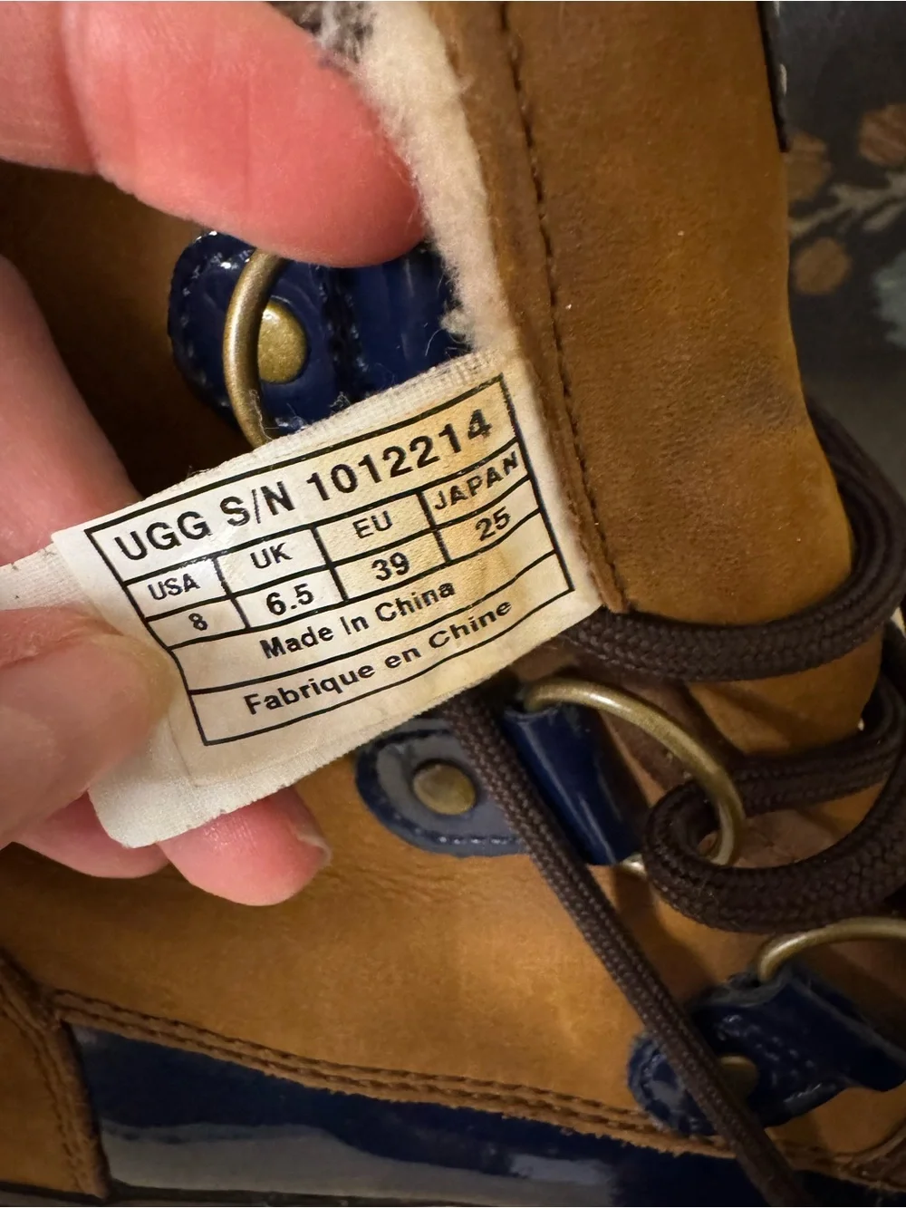 UGG Waterproof Duck Boots Brown & Navy Blue Lace Up Size 8 Women